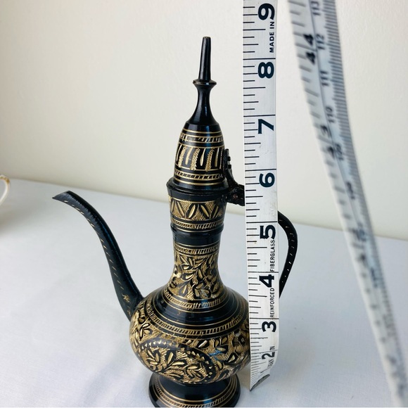 Surahi India Teapot Metal Etched design - Picture 9 of 11